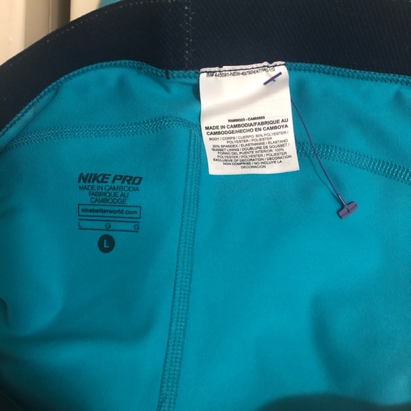 Men’s Nike Dri-Fit Compressions - Picture 3 of 4